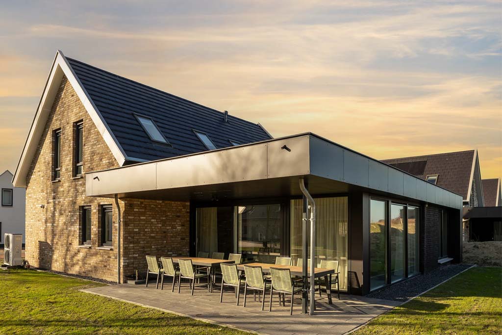 Vrijstaand vakantiehuis met een verwarmd binnenzwembad in Zeeland