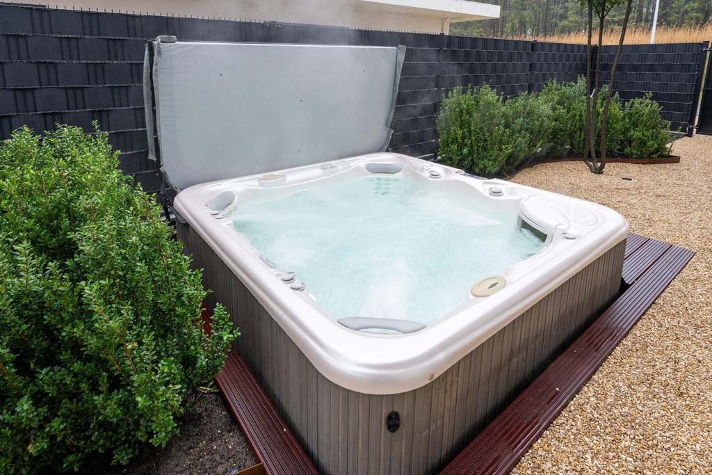 Jacuzzi van de Harderwold Villa Resort
