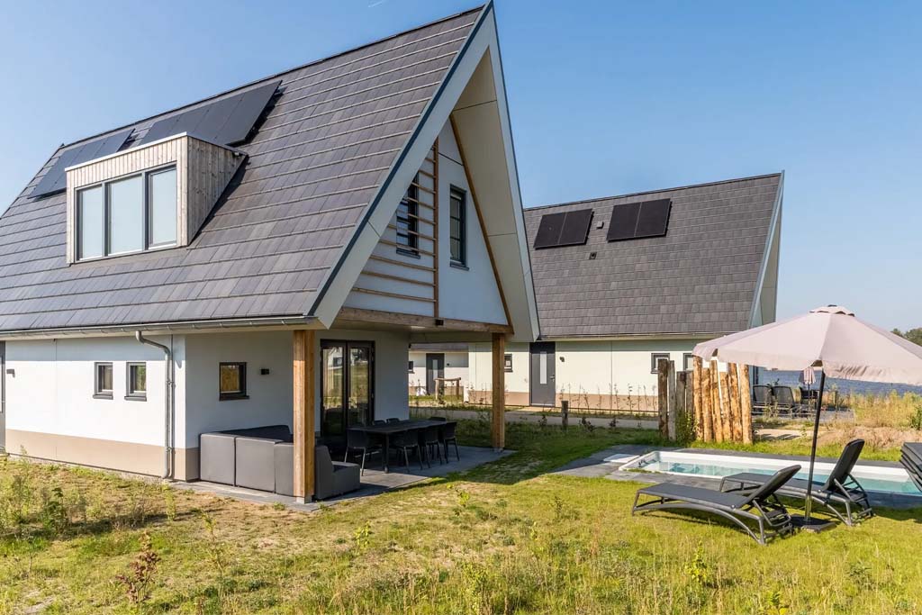 Riante villa met verwarmd privé buitenzwembad, sauna en hottub