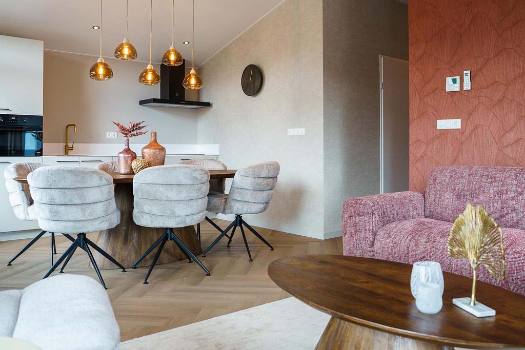Eettafel in de woonkamer van de 8-persoons Villa Parkzicht